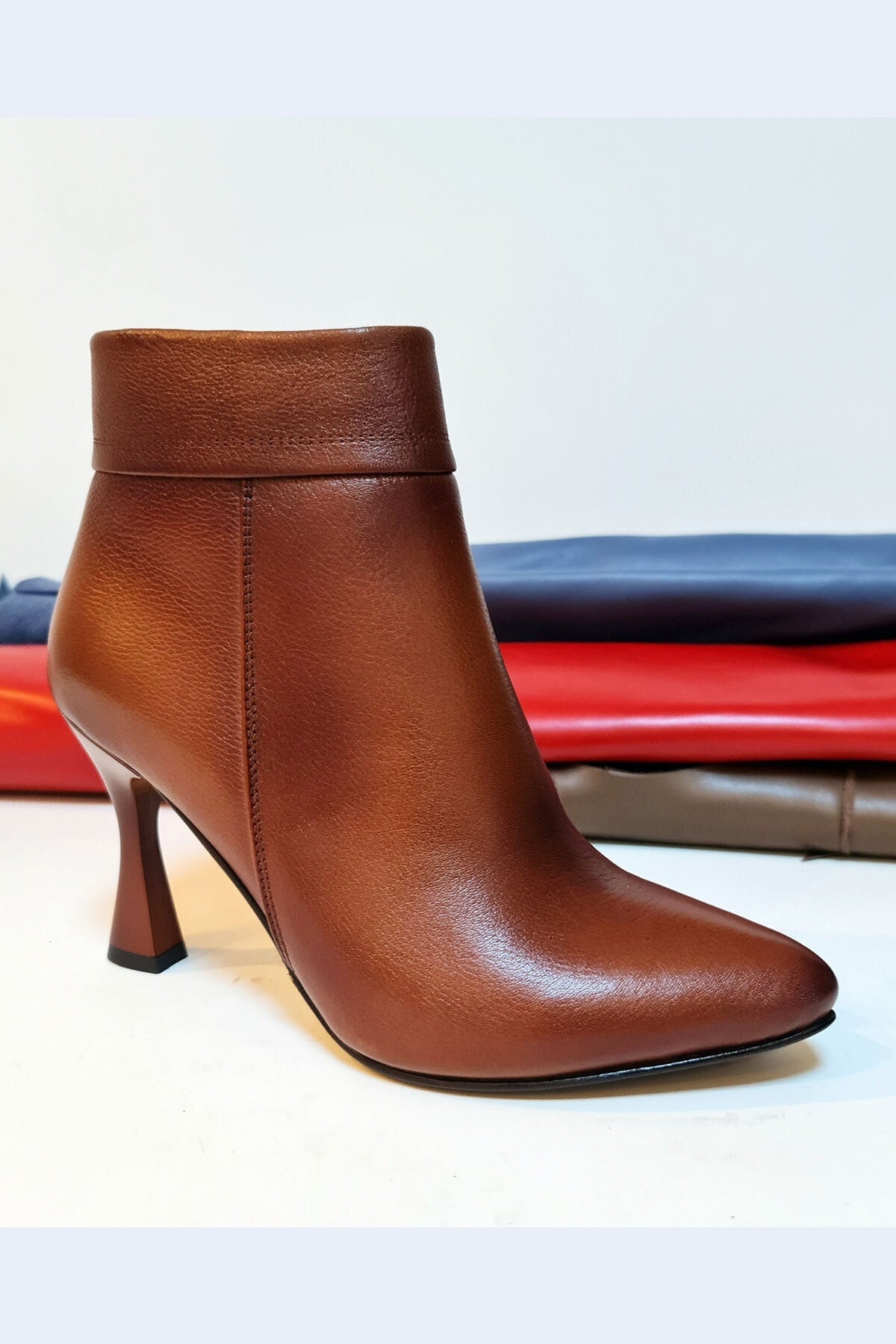 Kadın Hakiki Deri Topuklu Bot – El Yapımı, Şık Tasarım Bej Bot | OBEN AYAKKABI