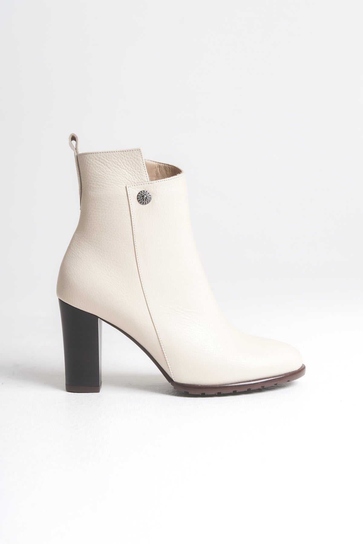 Kadın Hakiki Deri Topuklu Bot – El Yapımı, Fermuarlı, Şık Tasarım | OBEN AYAKKABI
