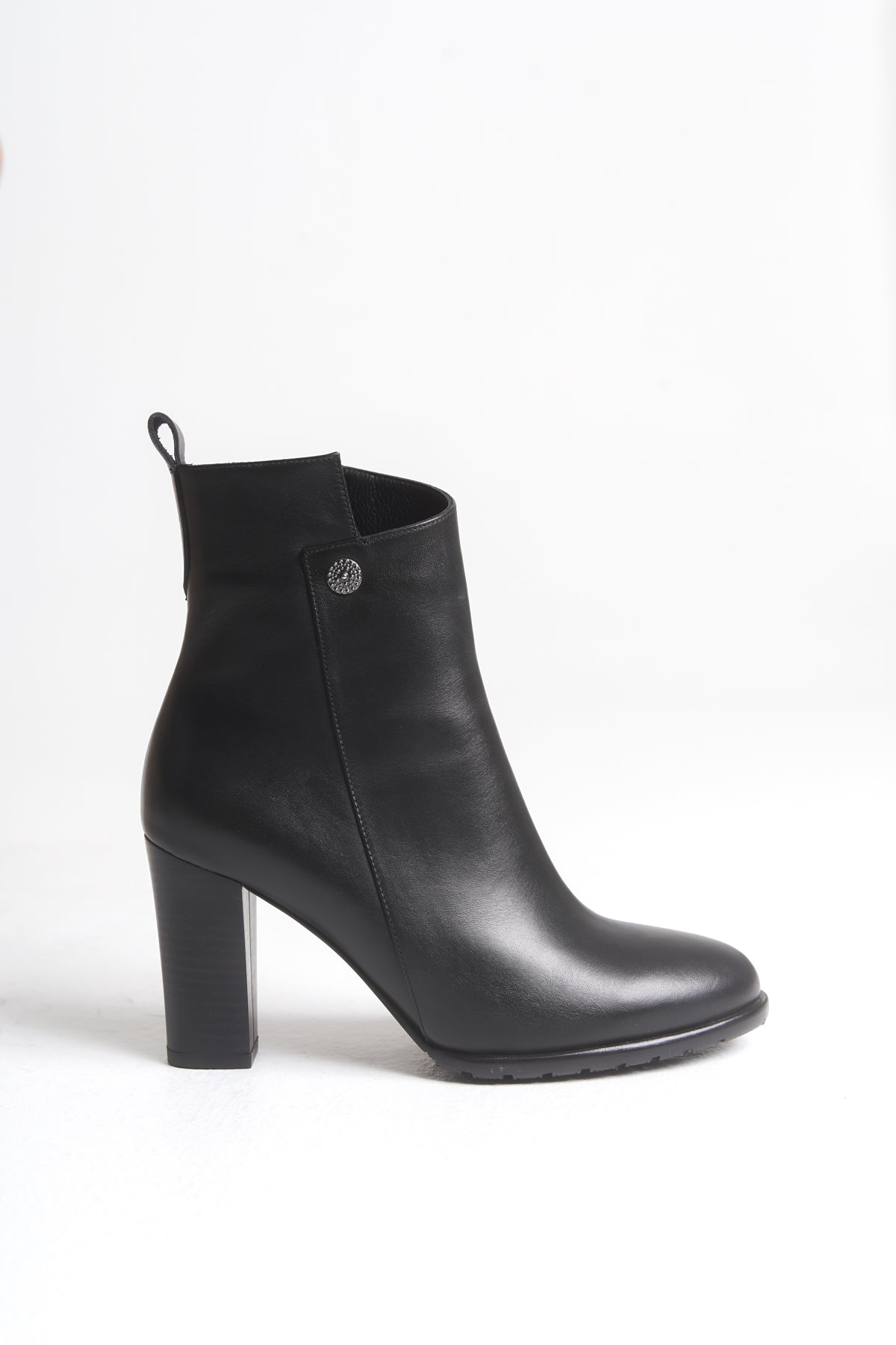 Kadın Hakiki Deri Topuklu Bot – El Yapımı, Fermuarlı, Şık Tasarım | OBEN AYAKKABI