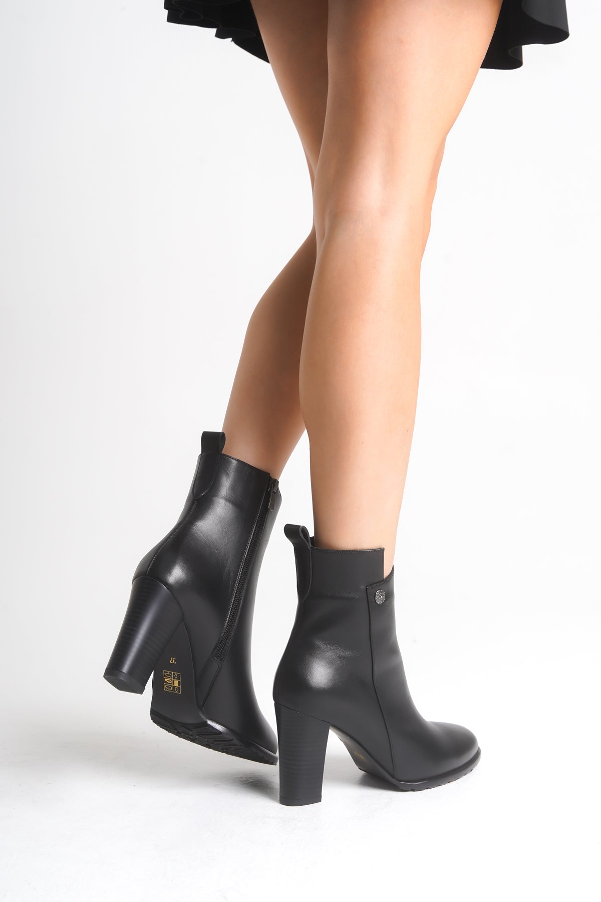 Kadın Hakiki Deri Topuklu Bot – El Yapımı, Fermuarlı, Şık Tasarım | OBEN AYAKKABI