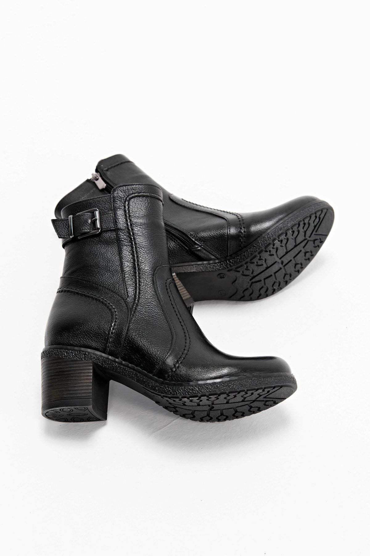 Kadın Hakiki Deri Topuklu Bot – El Yapımı, Şık Tasarım Siyah Bot | OBEN AYAKKABI